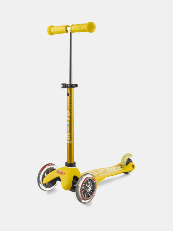 Roller-Micro-Mobility-Mini-Micro-Deluxe-Yellow-05